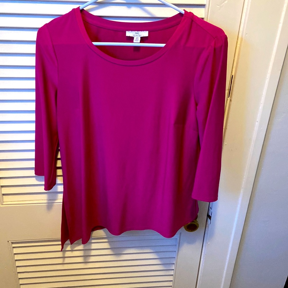 Halston pink asymmetrical bottom super cute top. Size small. 3/4 sleeve.